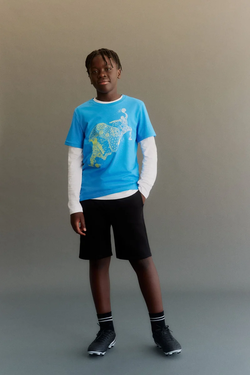 اتش اند ام تي-شيرت بتصميم مطبوع